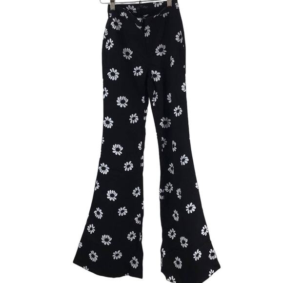 SMAK PARLOUR XS Black White Daisy Floral Into The Groove Flare Jeans NWT B81 - Picture 1 of 8